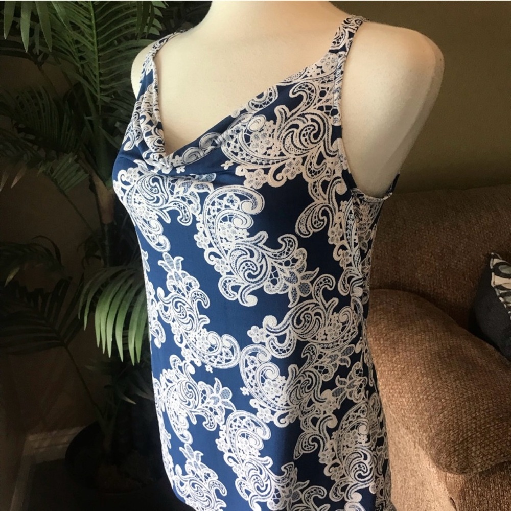 🇺🇸 INC Navy and White Lace Patterned Sleeveless Razor Back Top, Size S - Picture 4 of 5